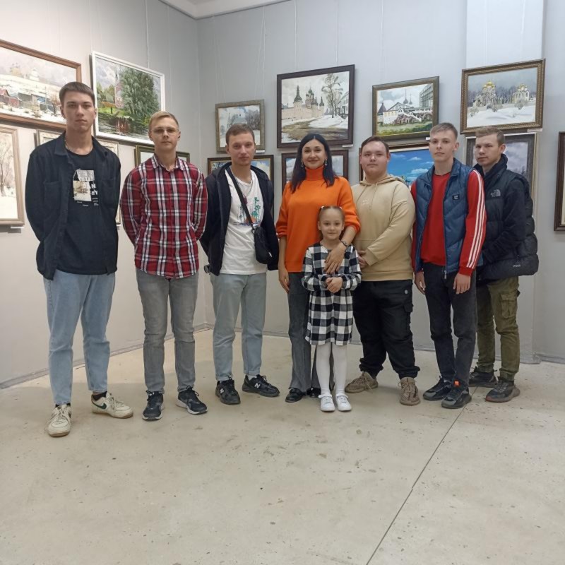 Студенты Себряковского филиала ВолгГТУ посетили выставку живописи 